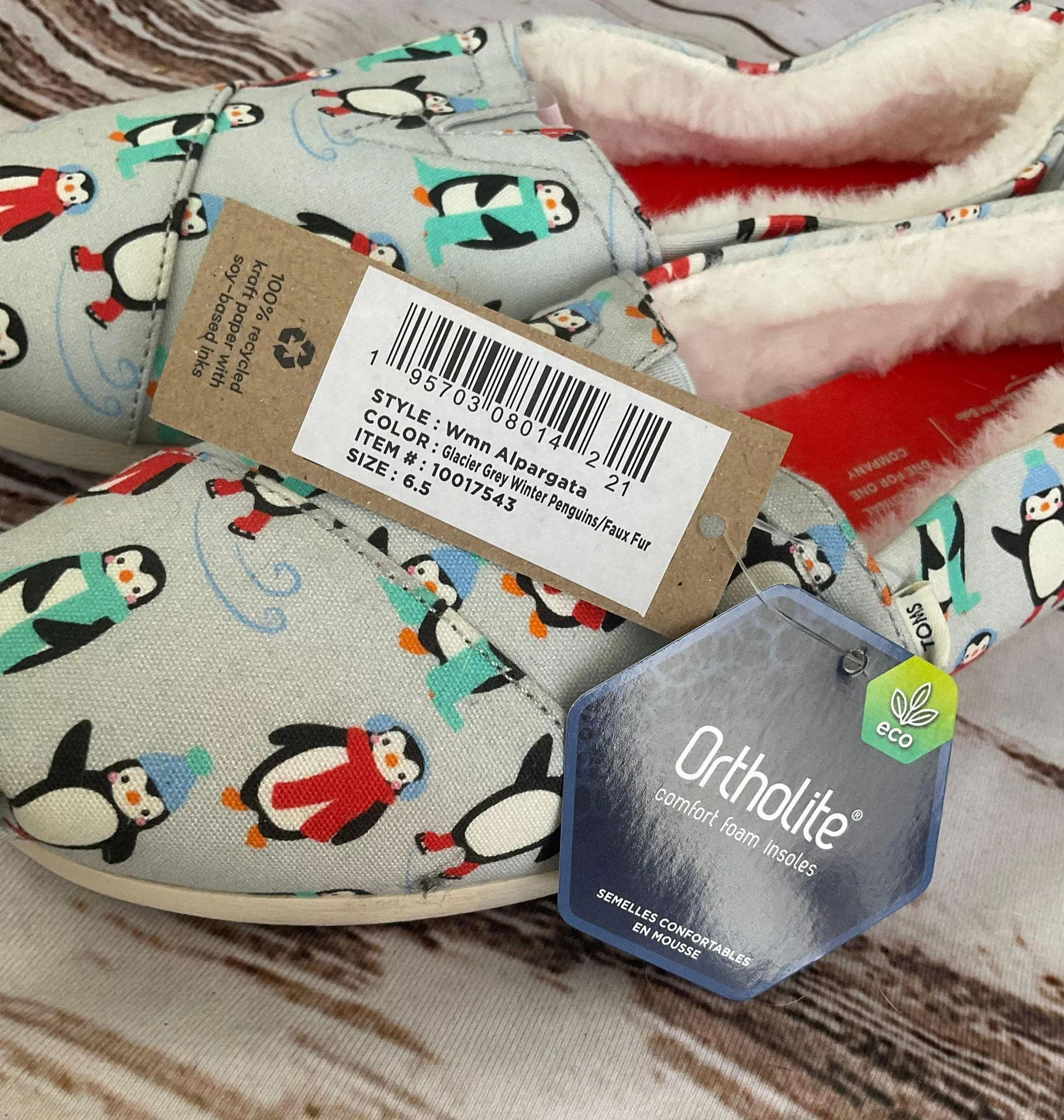 Toms NWT  GLACIER GREY WINTER PENGUINS FAUX FUR - Image 4