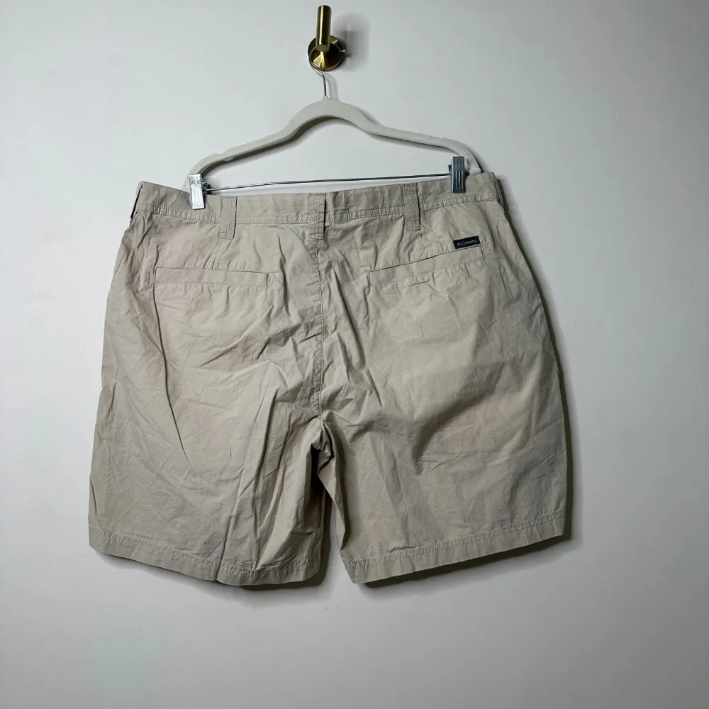 Columbia Beige Men's Shorts Size 40 - Image 2