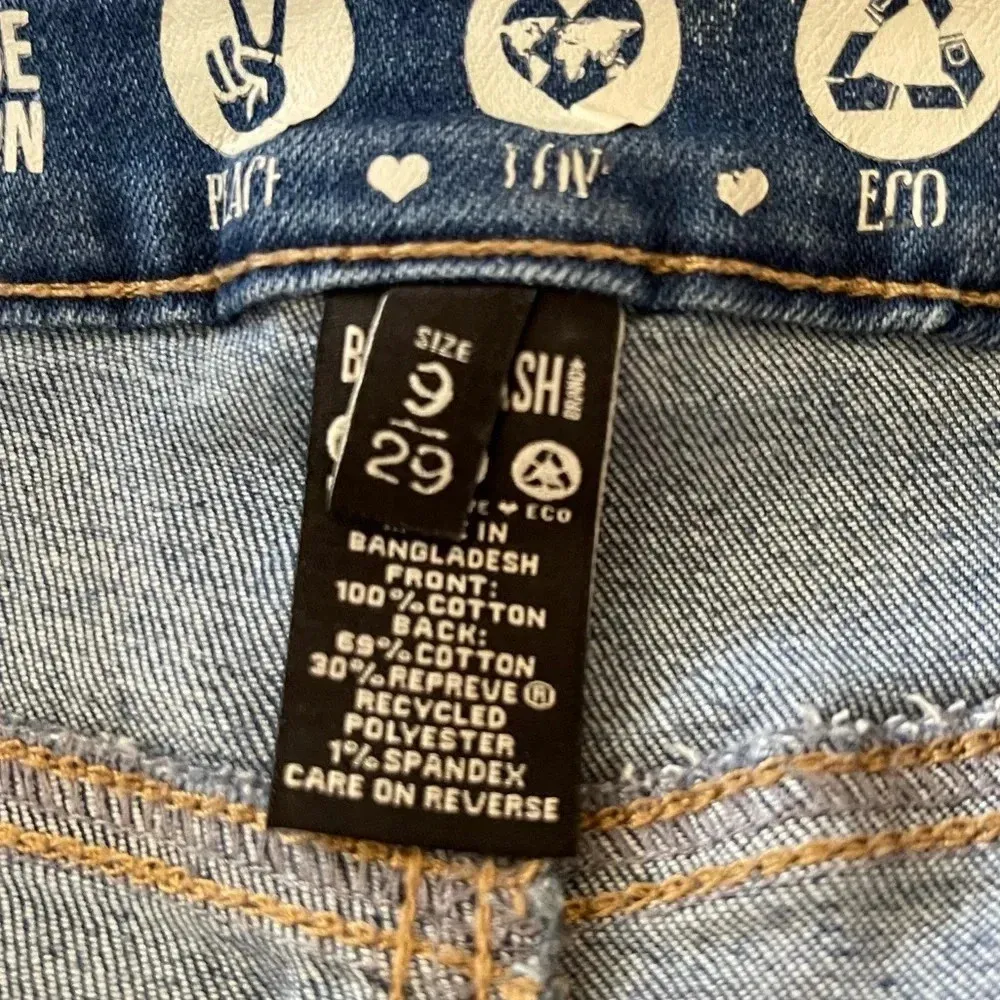 Women’s Rewash Super High Rise Wedge Vintage Reunion jean shorts distressed 29 - Image 4