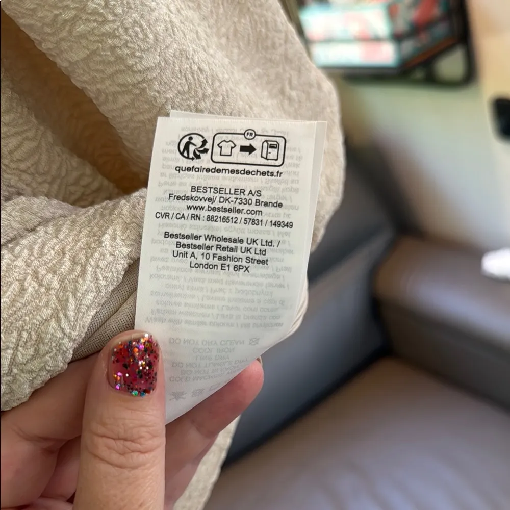 NWT VERA MODA Cream Puff Sleeve Top size Medium - Image 7