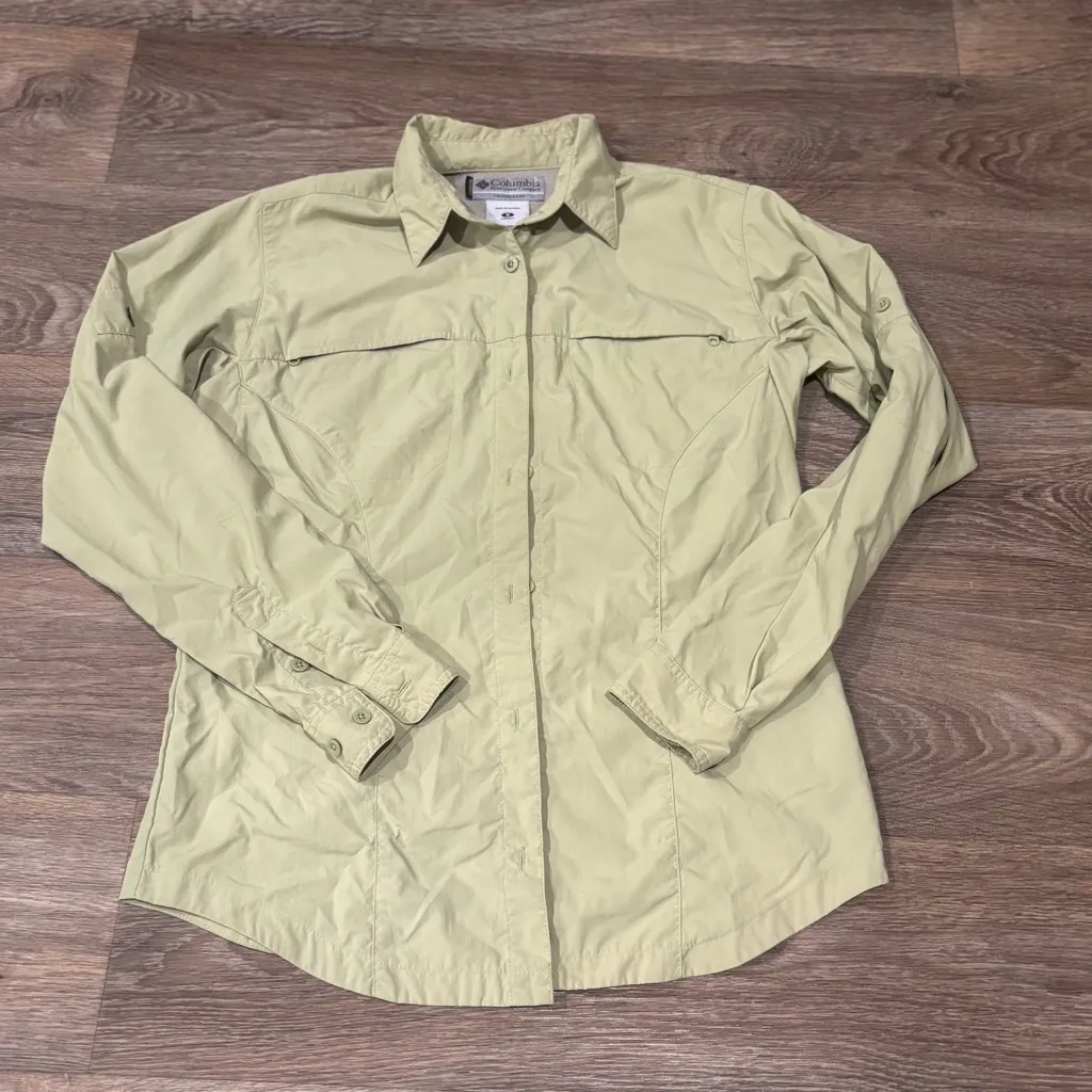 Columbia Titanium Long Sleeve Button Down Shirt Women’s Small Performance Hiking Green - Image 1