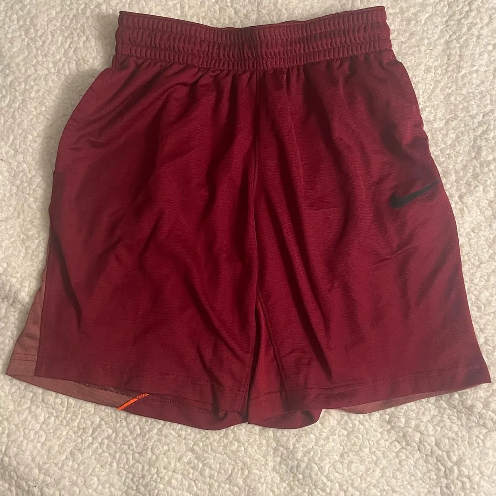 dri fit shorts size medium - Image 2