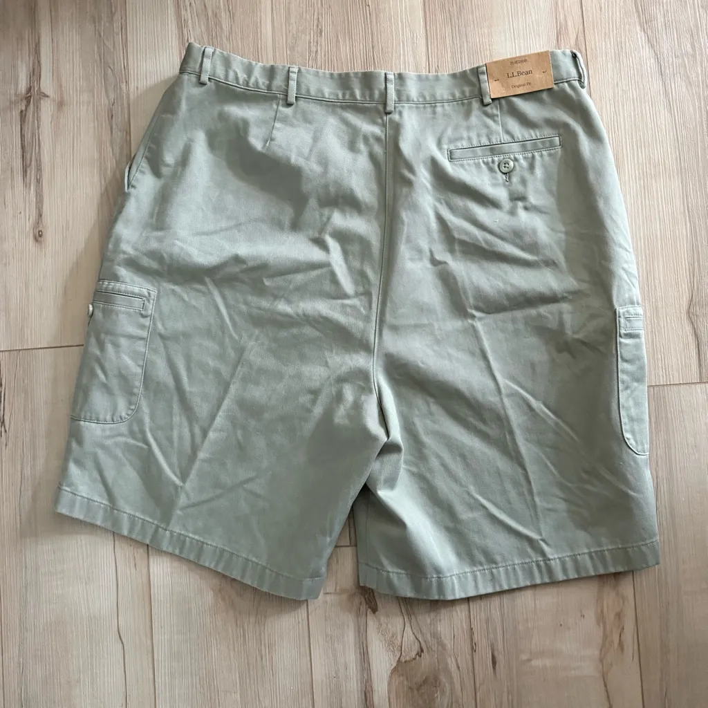 NWT L.L. Bean green khaki cargo shorts classic fit Size 20 - Image 2