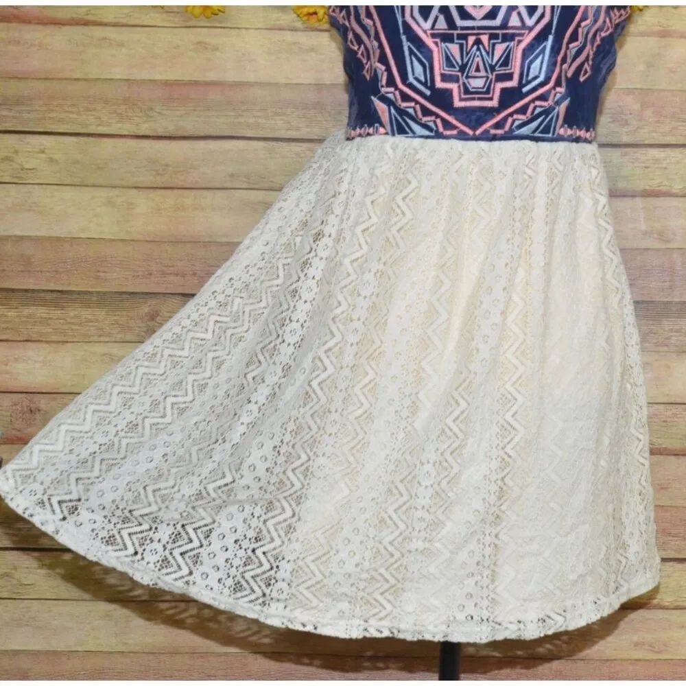 Maurices Size L Summer Dress Blue Aztec Embroidery & Cream Lace Boho Festival - Image 5