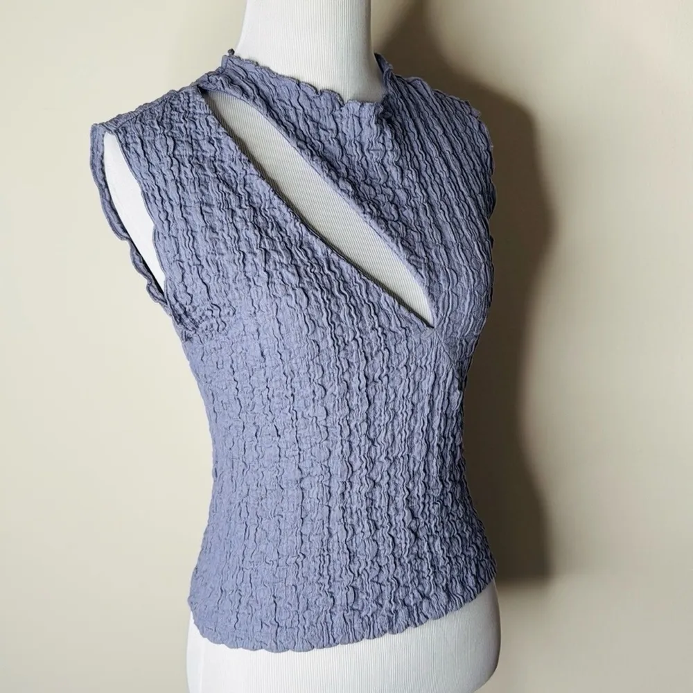 ZARA  Lavender Textured Cut Out Tee - Image 3