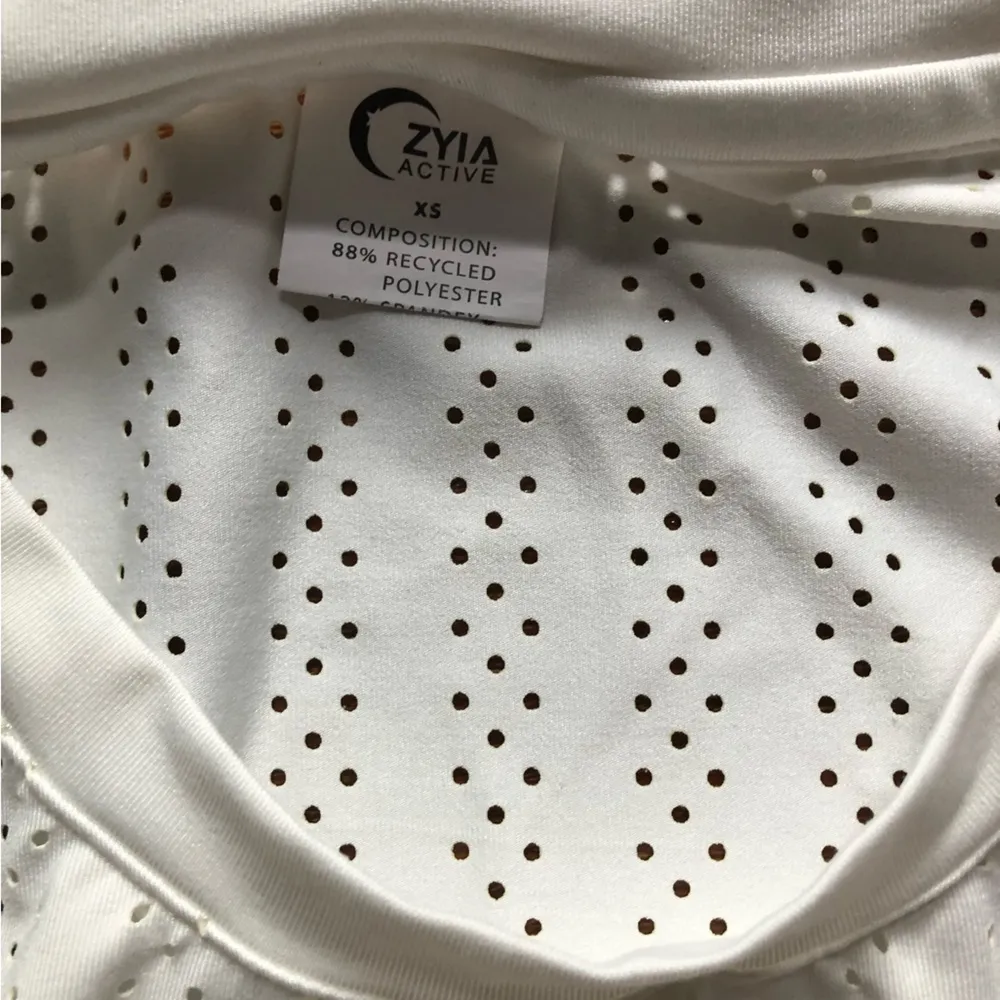 NWOT Zyai Active White Chillcicle Crop Top XS - Image 8