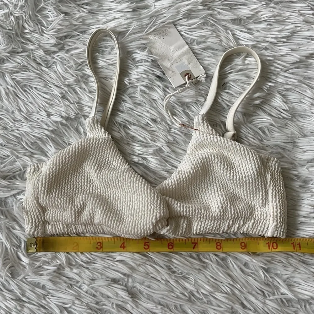 New Good American Women’s Always Fits Twist Bikini Top in ivory size Small - Image 3