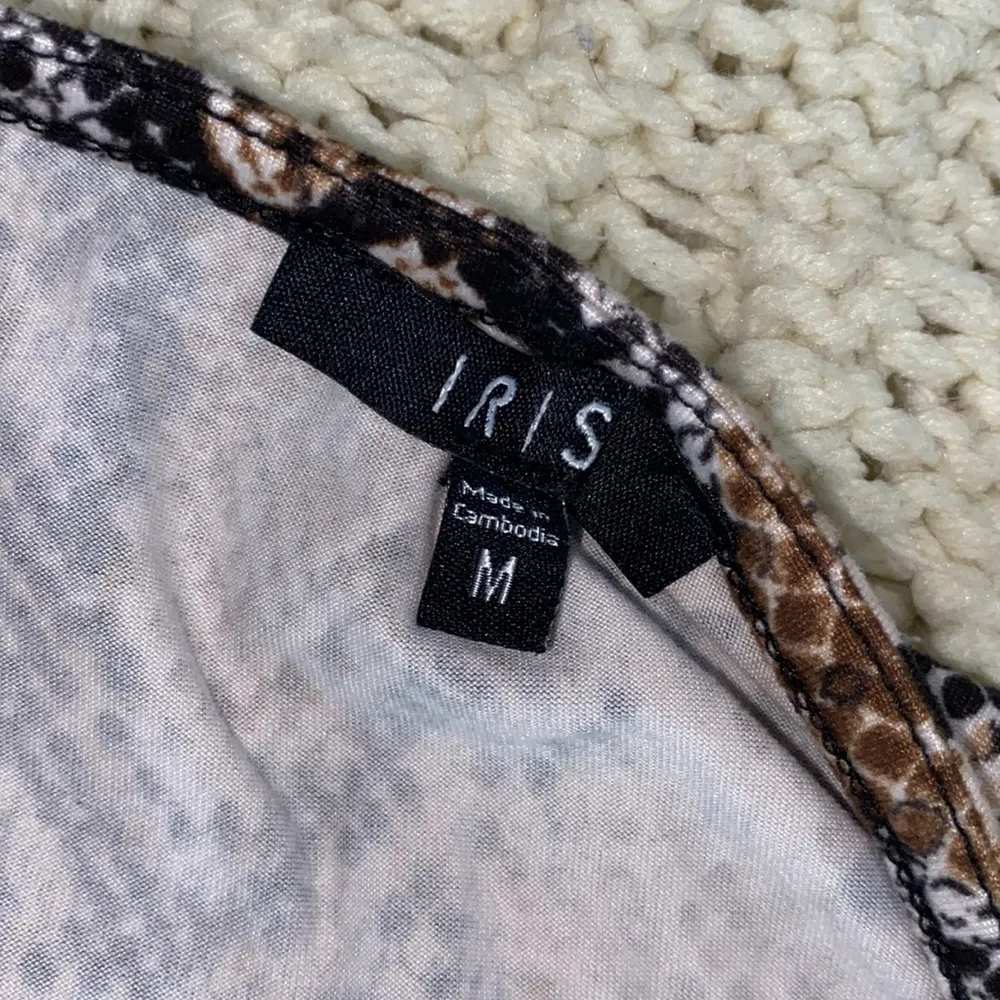 Iris snakeskin print bodysuit size medium - Image 3