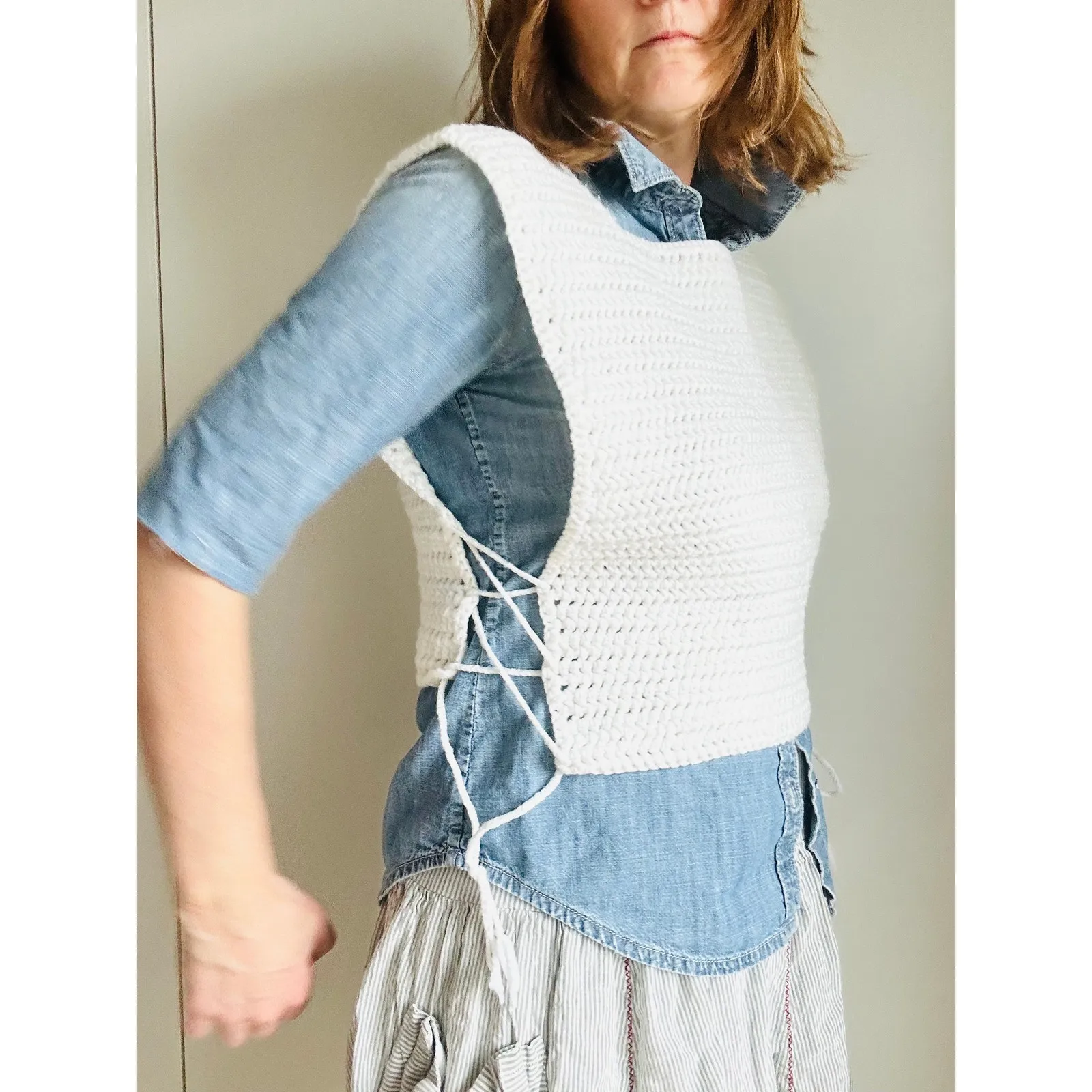 Vintage Hand Knit Apron Sweater in White Side Lace Cottage Romantic Hand Made Size 8 - Image 3