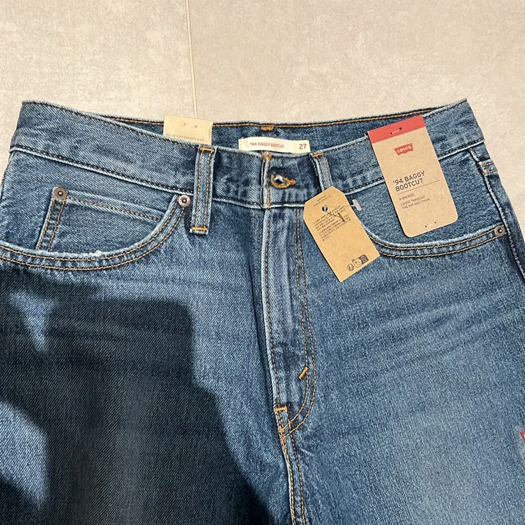 Levi’s women blue distressed jeans ‘94 baggy bootcut 27” x 31” brand new - Image 2