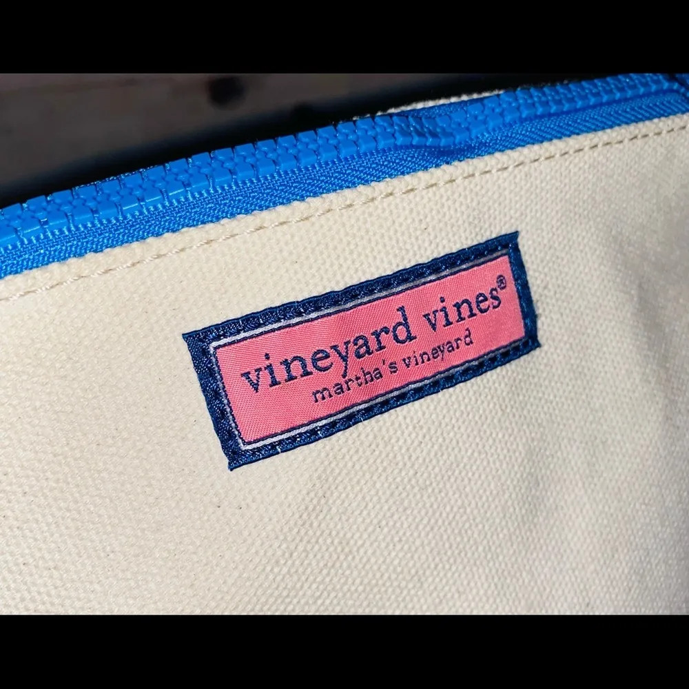 Vineyard Vines  Cosmetic Bag - Image 3