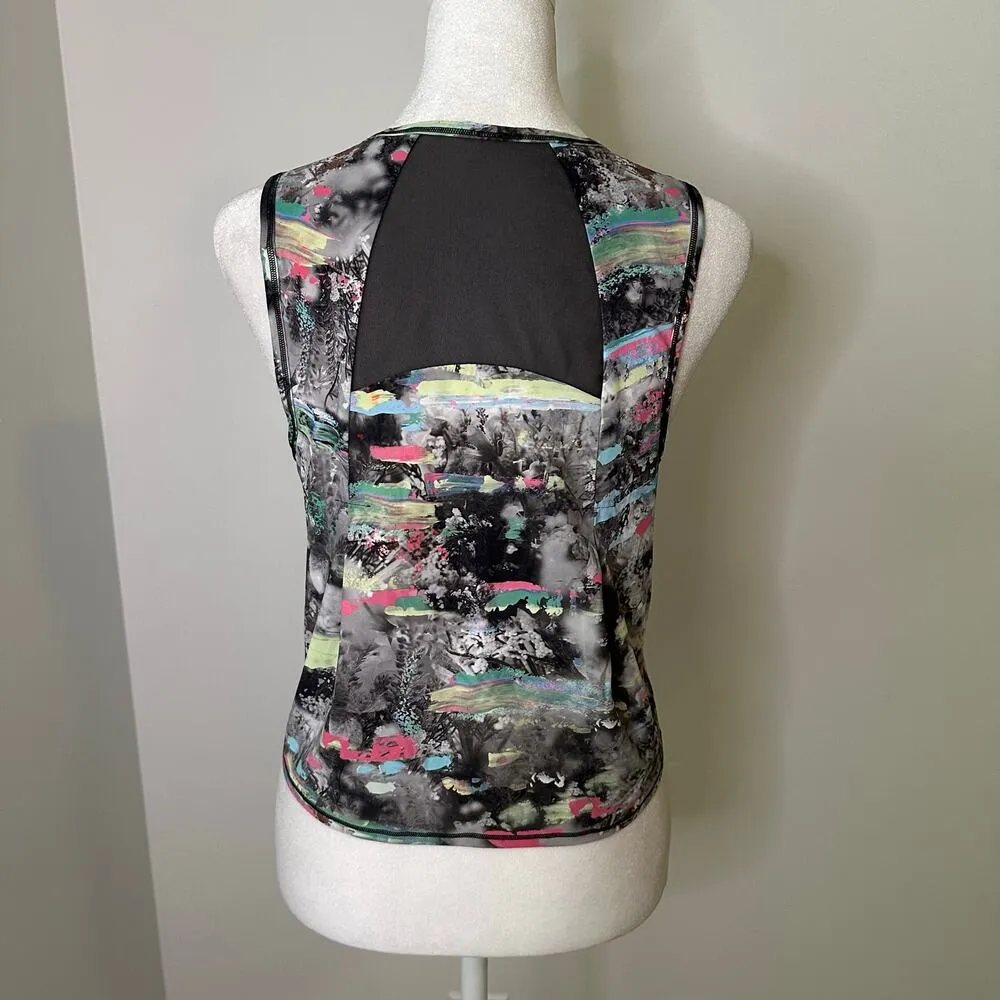 Lululemon  Sculpt cropped gray & multicolor pattern tank top - Image 4