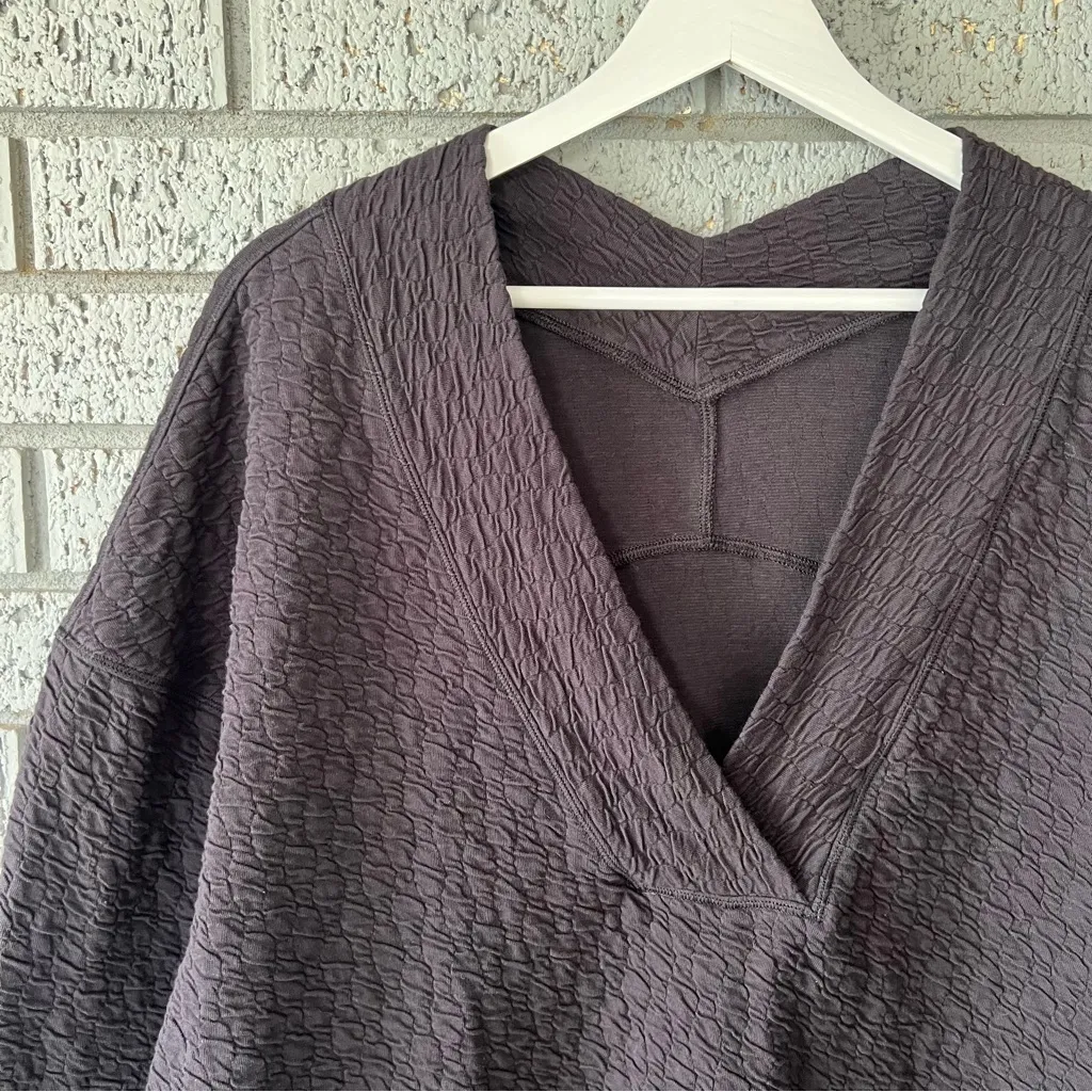 Lululemon Rippled V-Neck Pullover Black Size 10 Oversized Yoga Gym Workout Comfy - Image 8