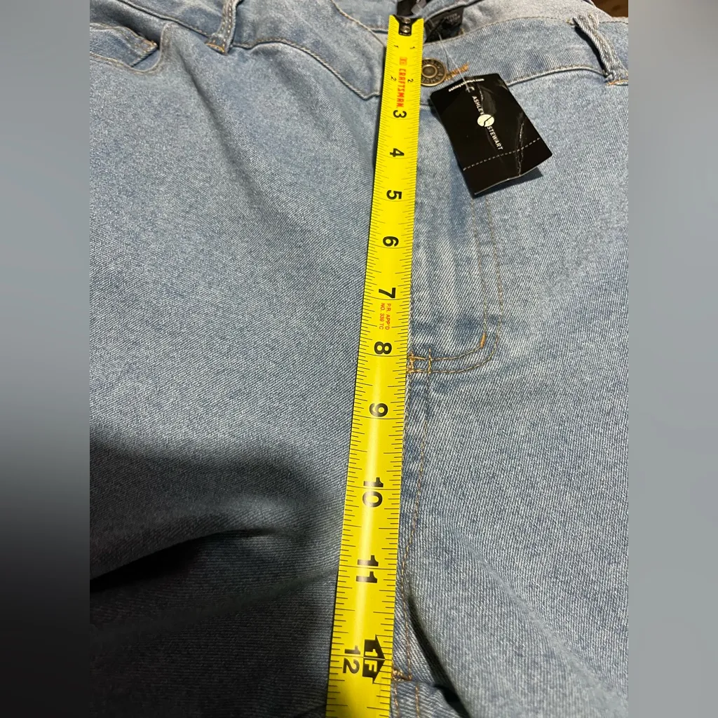 Ashley Stewart Women's Blue Jeans with Button Detail Size 20 
1% Spandex - Image 6