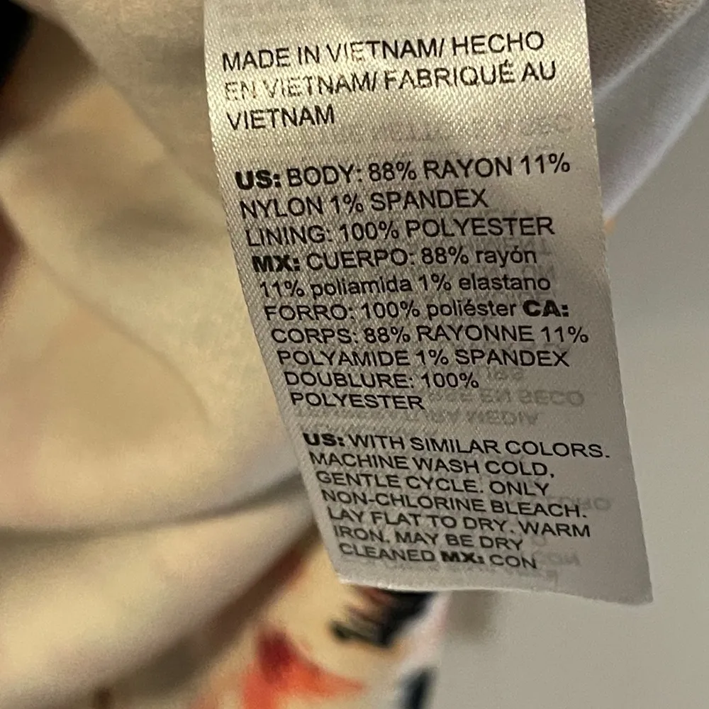  Floral Print Multi Color Knee Length Dress EUC Size L/12 (Chico’s Sz 2) - Image 10