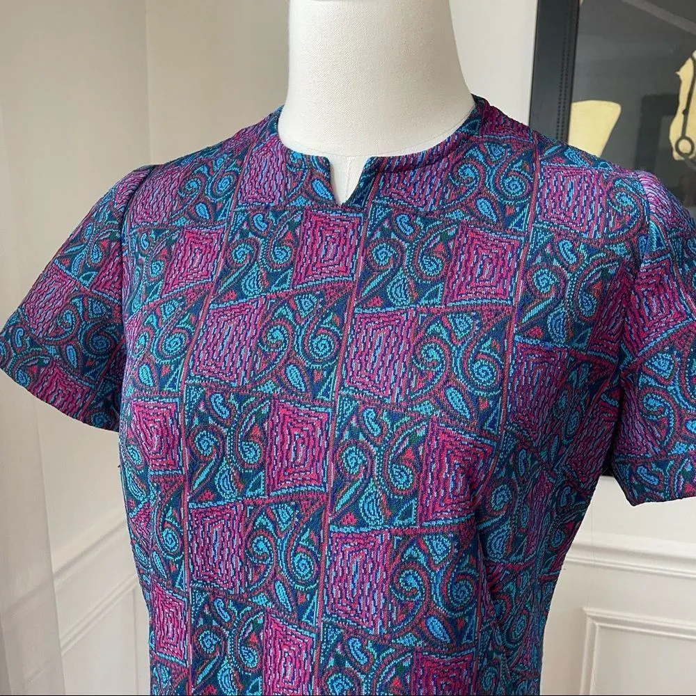 Vintage 60s Mod Funky Shift Dress Notched Jewel Neck Turquoise Fuchsia M Pink Size M - Image 2