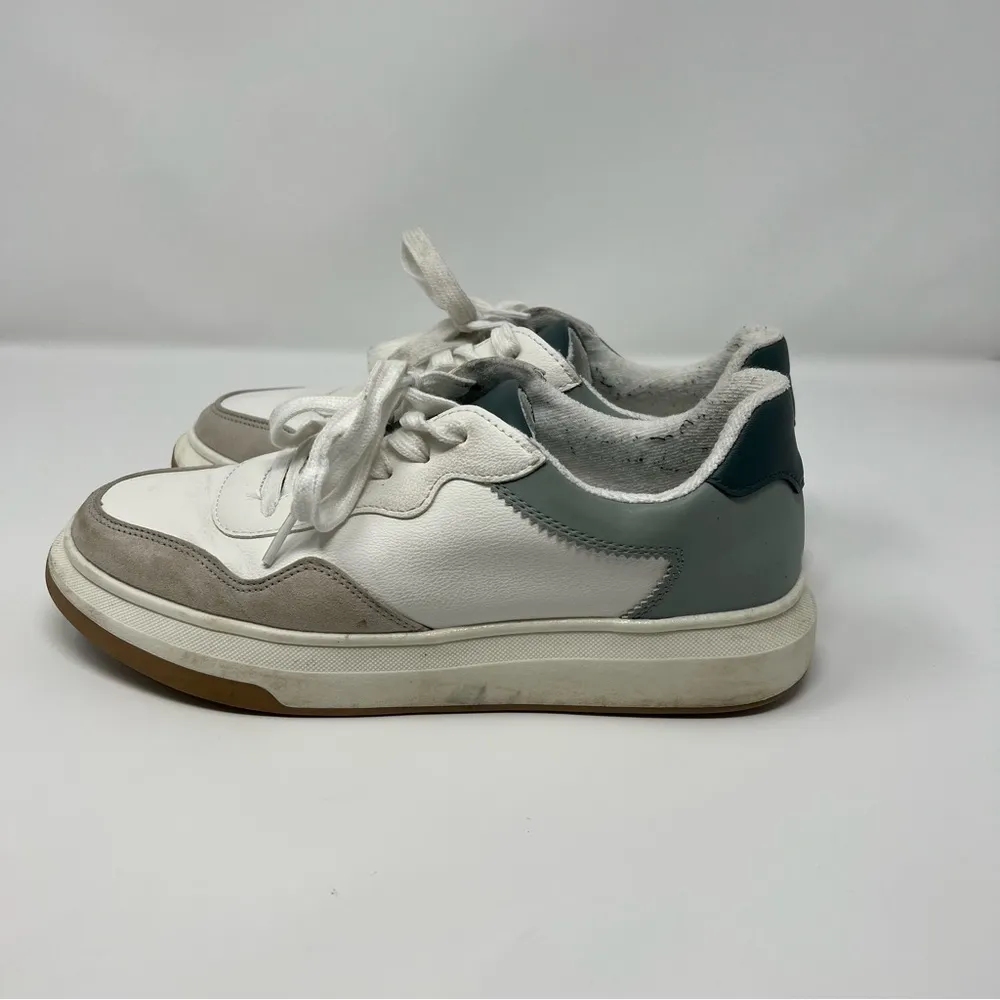 Universal Threads UNIVERSAL Thread‎ Lace Up Sneakers - Image 3