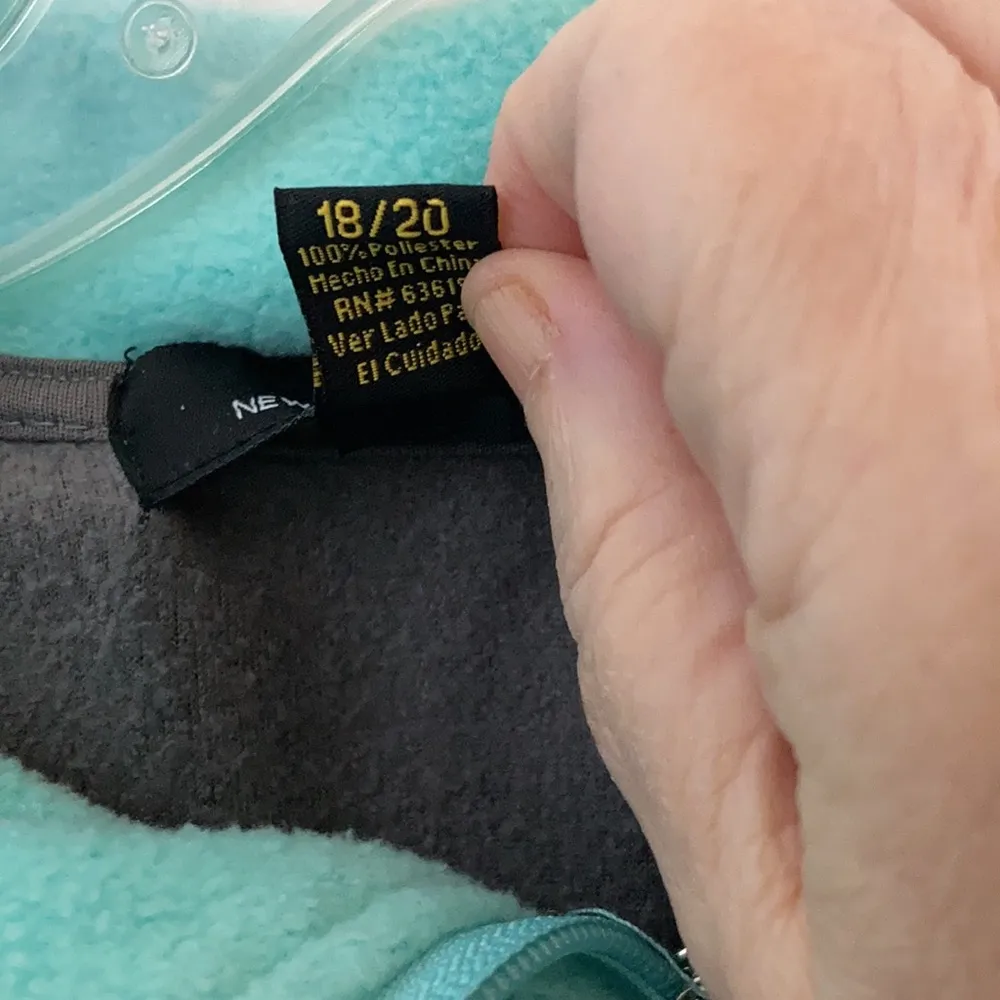 FINAL MARKDOWN NYL fleece vest 18/20 - Image 5