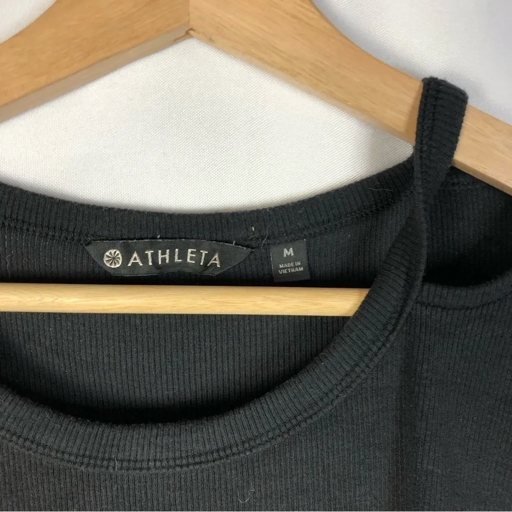 Athleta Black Glimpse Open Neck Short Sleeve Athletic T-Shirt M - Image 4