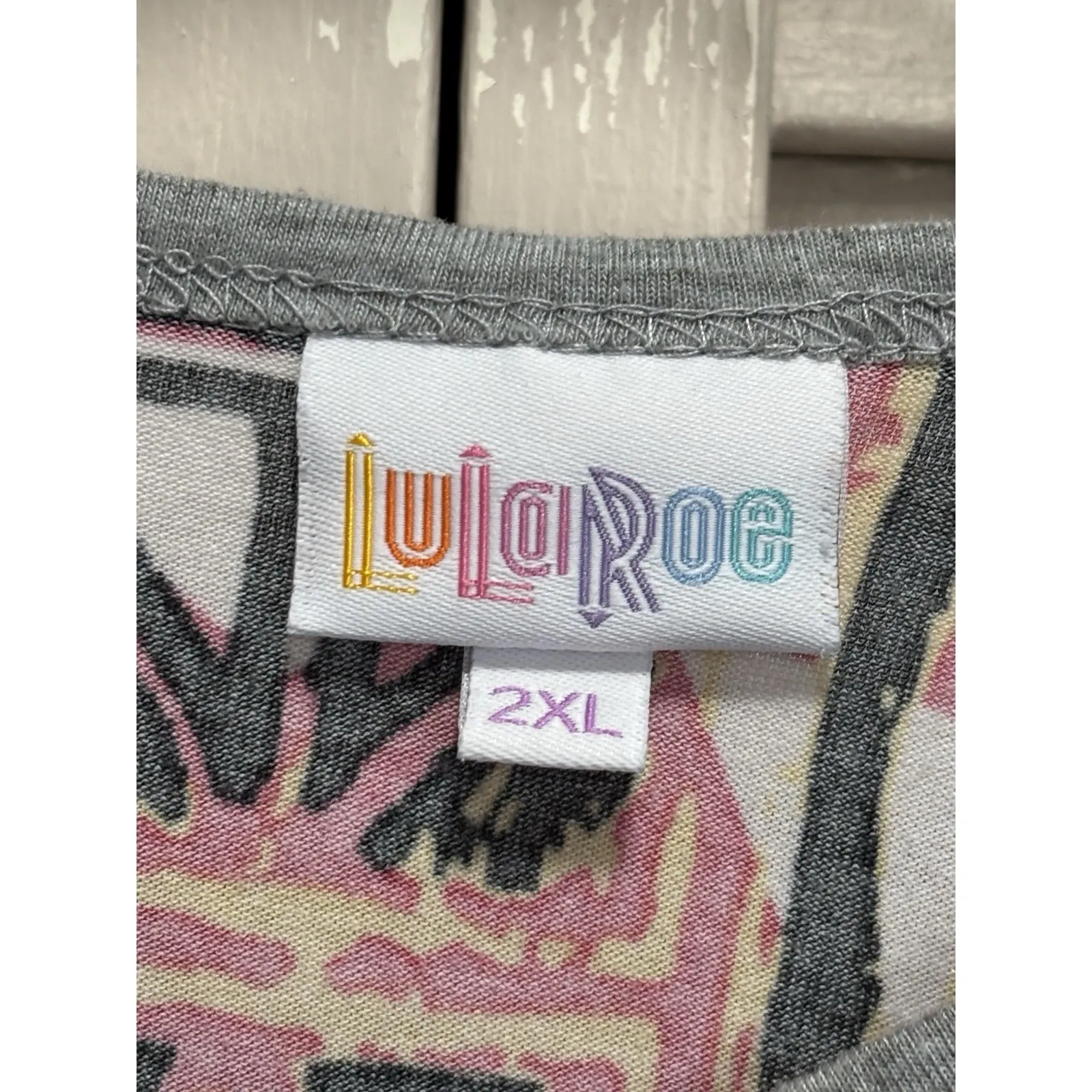 LulaRoe‎ Abstract 3/4 Sleeve Sweater Top Size 2XL Round Neck Pink/Orange - Image 2