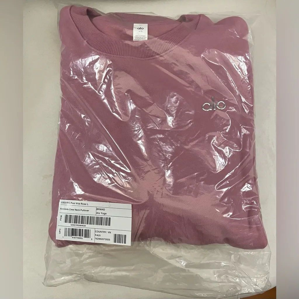 ALO Yoga NWT Accolade Crew Neck Pullover Sweatshirt Pink Wild Rose L SOLD OUT - Image 9