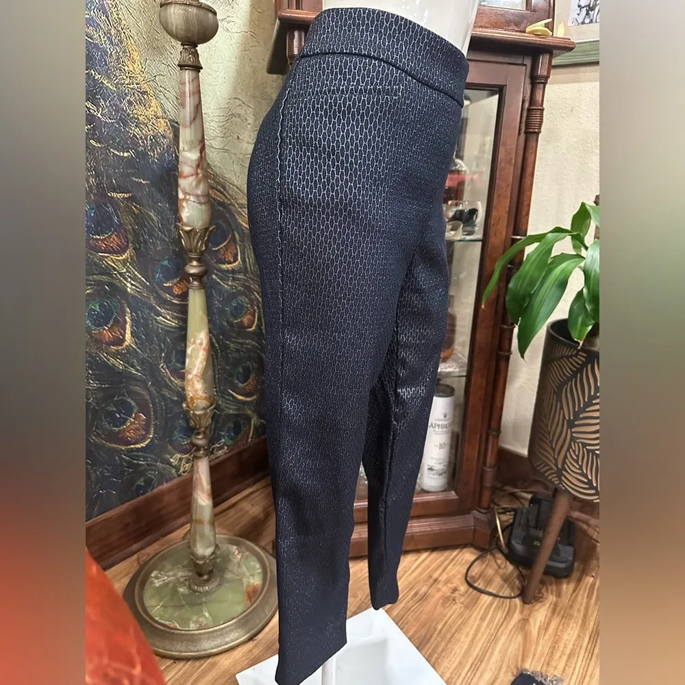 EUC CHICOS DARK BLUE AND METALLIC GEOMETRIC PATTRN PULL ON PANTS - Image 4