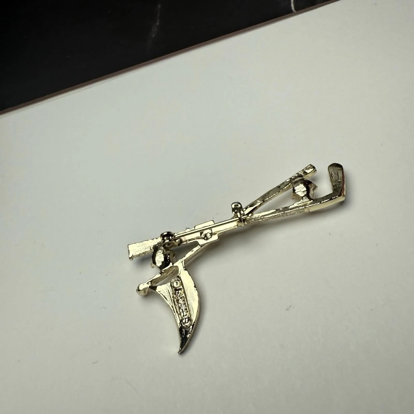 Gerry’s Golfing Golf Putter Ball & Flag Brooch Pin Signed Vintage Gold - Image 7