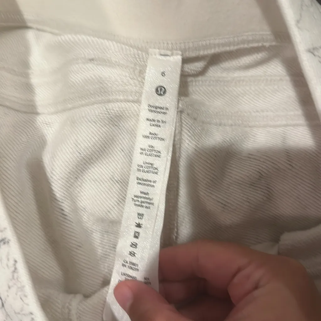 Lululemon Women’s White Black Marble/Crackle Joggers - Image 8