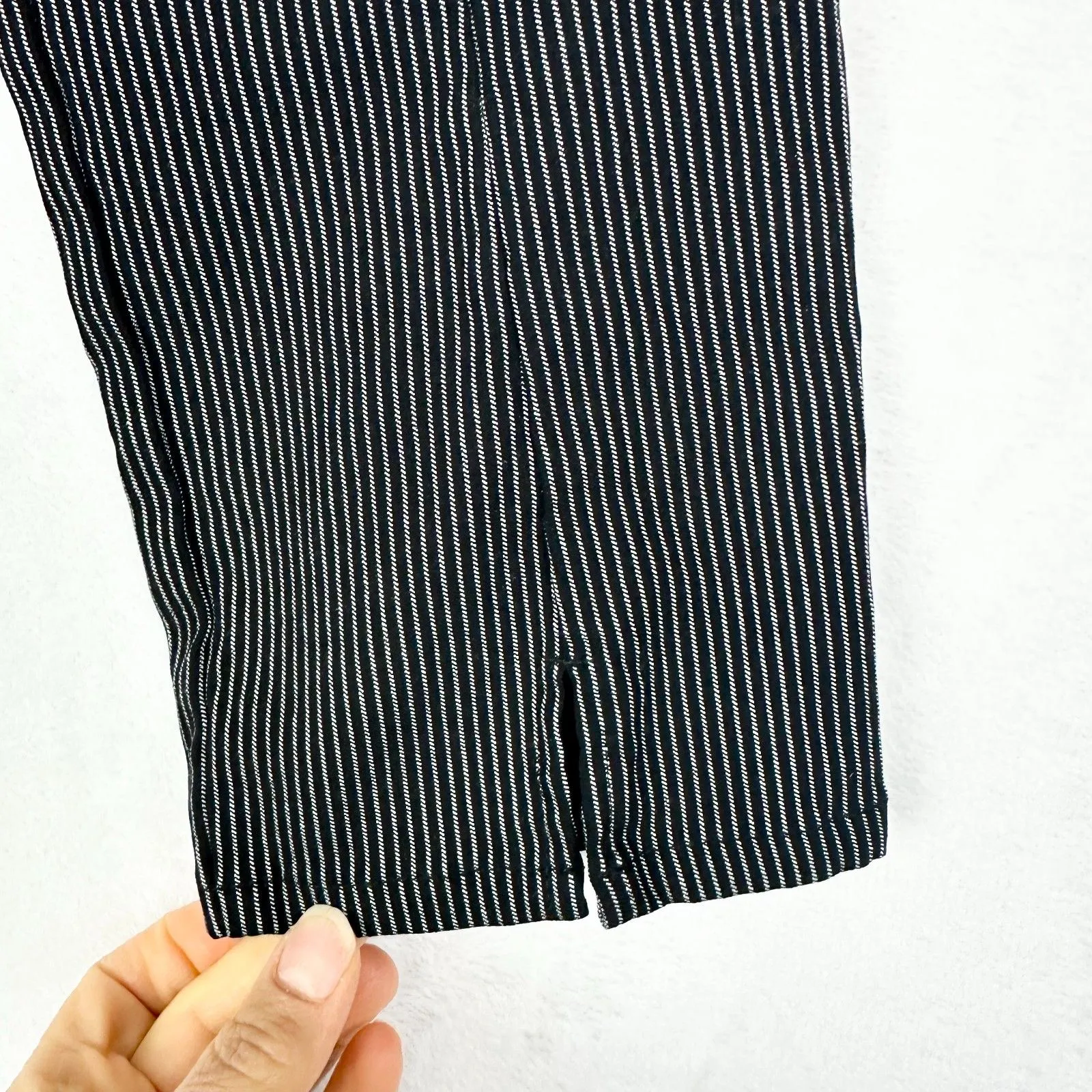 Hell Bunny Jack Capris Size Medium Grey Black Pinstripe Stretch Pedal Pusher - Image 7