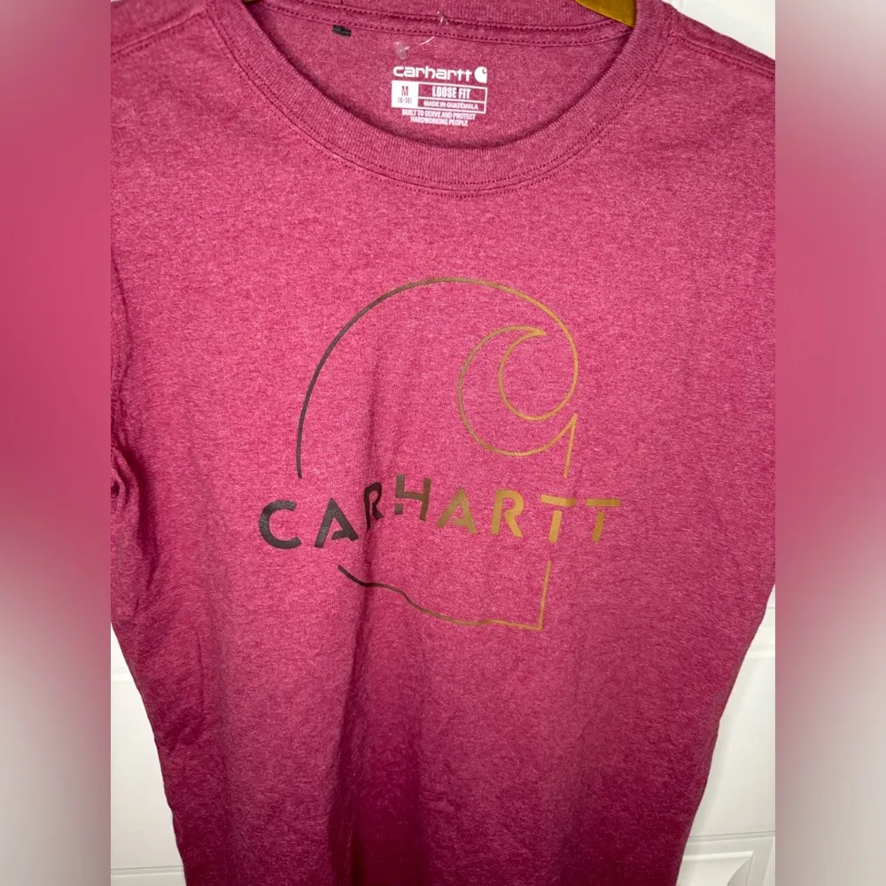 Carhartt Maroon and Gold Graphic T-Shirt - Image 3