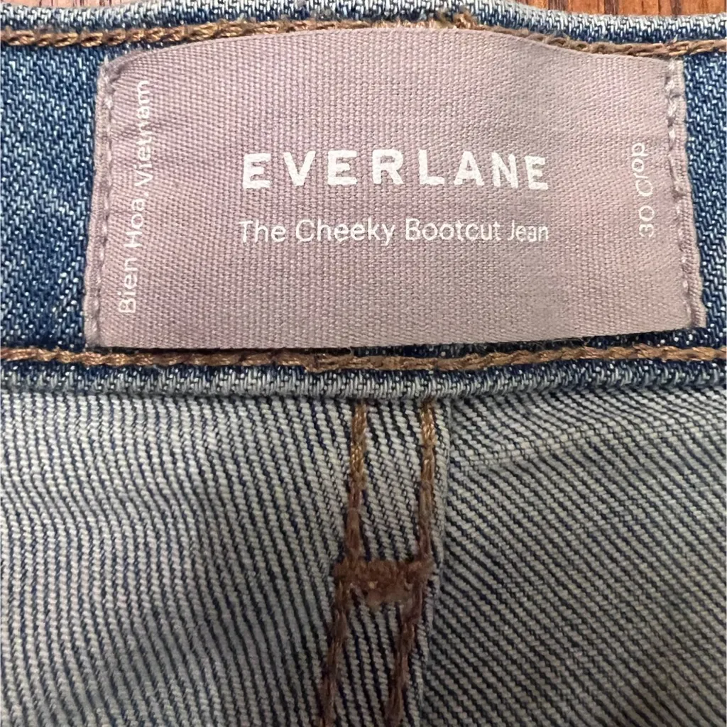 Everlane The Cheeky Bootcut Cutoff Light Blue Denim Jean Shorts Raw‎ Hem Size 30 - Image 5