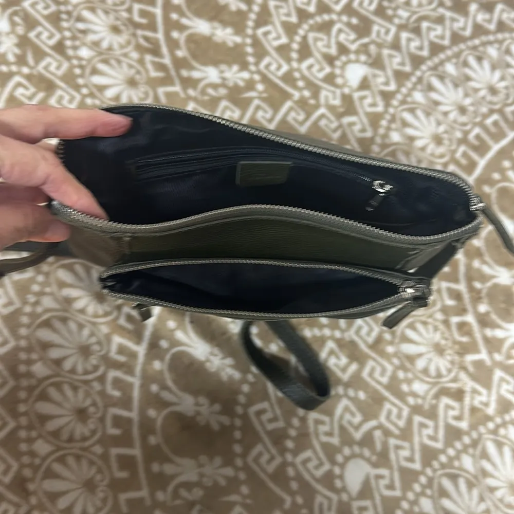 Wise Owl Accessories Small Soft Pebbled Real Leather Crossbody Bag Green - Image 8