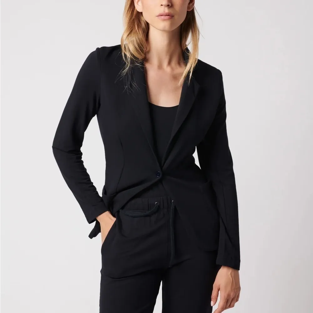 Majestic Filatures French Terry‎ Brushed Fleece One Button Blazer in Noir Size 2 Black - Image 7