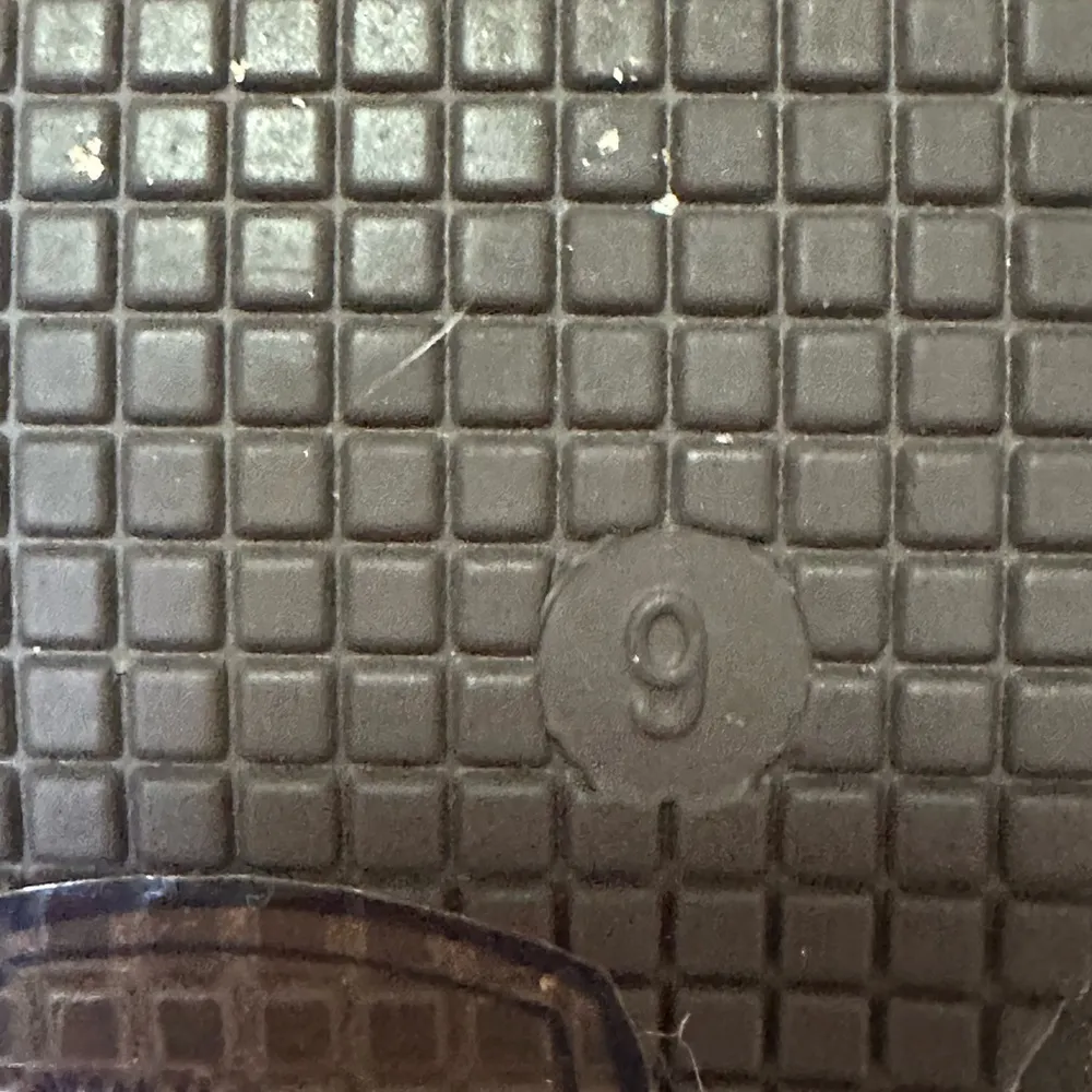 BC Footwear BC FootWare Brown Vintage Style Block Small Heel Round  Toe With Small Bow Sz 9. - Image 8