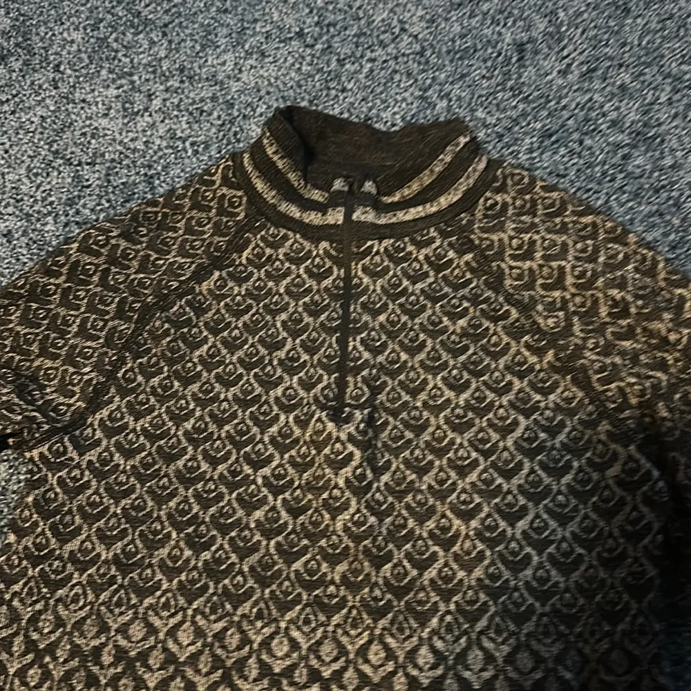 Athleta Women Diamond Peak Half Zip Wool Blend
Sweater Size M Printed Black - Image 3