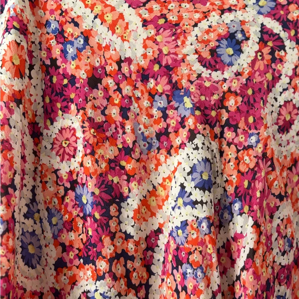 Trina Turk 100% Silk Floral Prink Skirt Size 10 - Image 2