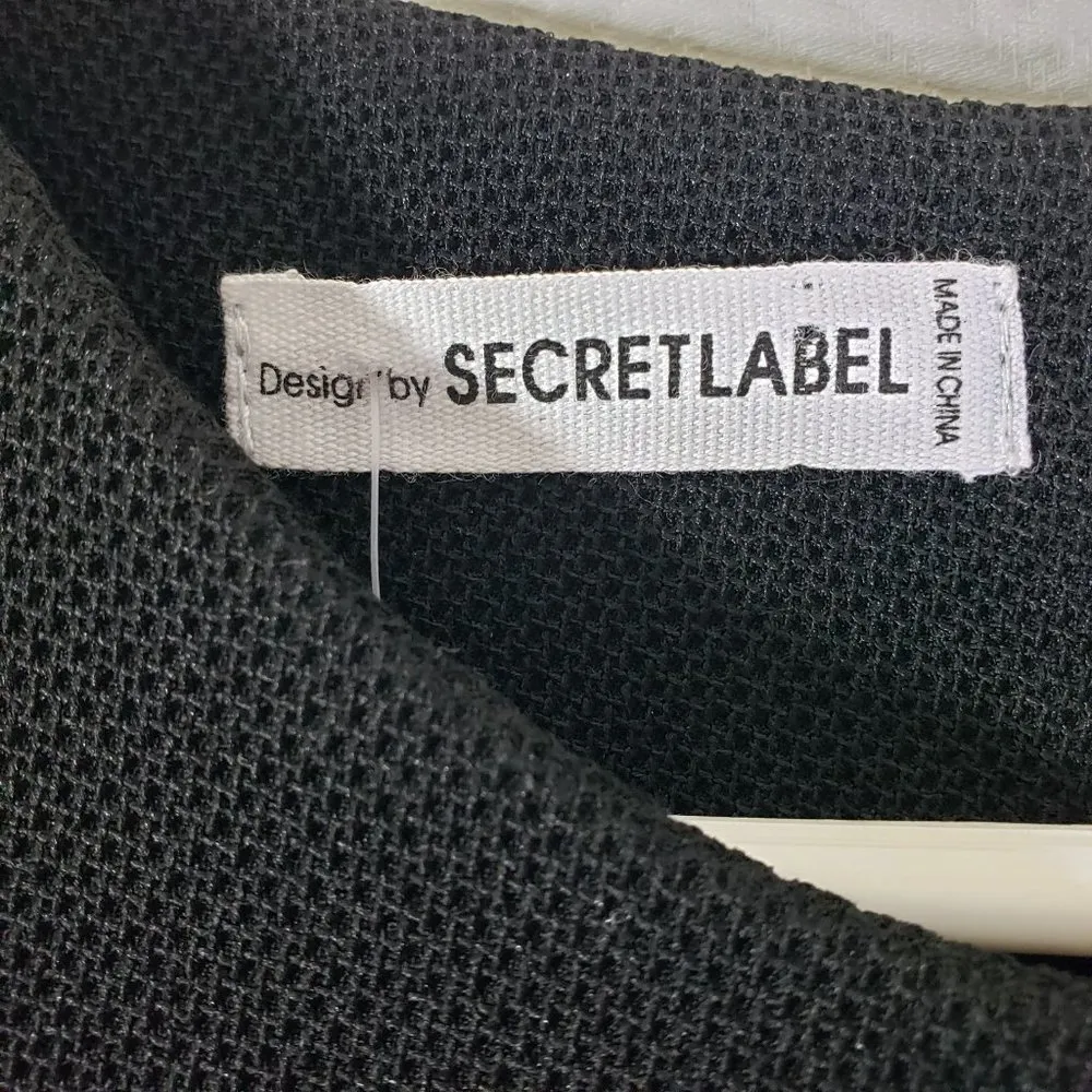 New SECRETLABEL, WHITE-FOX Large Black and White Floral Shift Sheer Sleeve Dress - Image 3