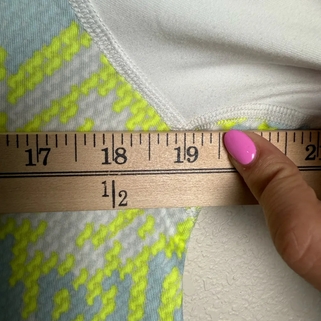 Nike Pro Dri Fit Woman Size XL long sleeve turtle‎ neck performance Shirt Yellow - Image 5