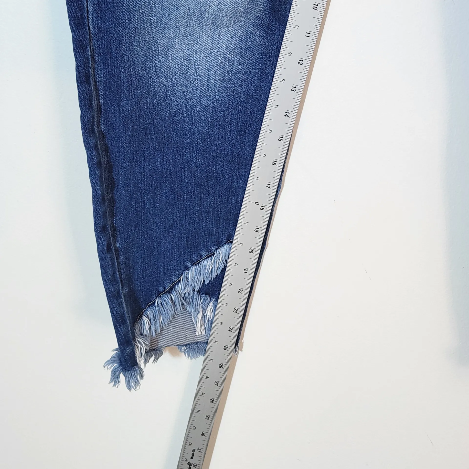 KanCan by Maurices Cropped Jeans with Raw Edge Tulip Hems Size 16 - Image 7