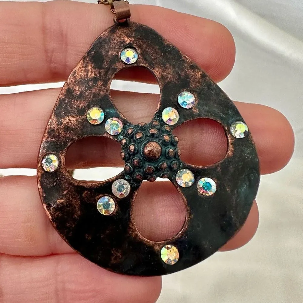 Copper tone rhinestone pendant necklace - Image 9