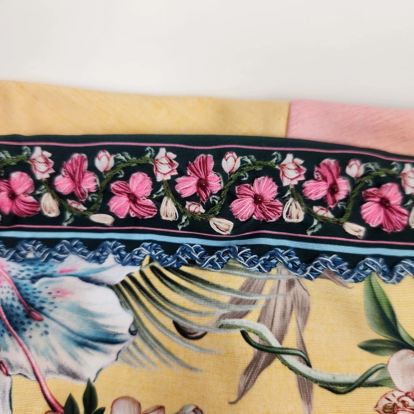 Agua Bendita Lola Bikini Bottom in Sally Yellow Floral Print Size XL NWT Cheeky - Image 4