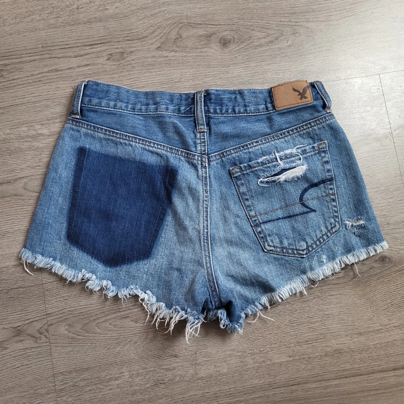 American Eagle Outfitters Vintage Hi Rise Festival Denim Shorts Distressed sz 4 - Image 4