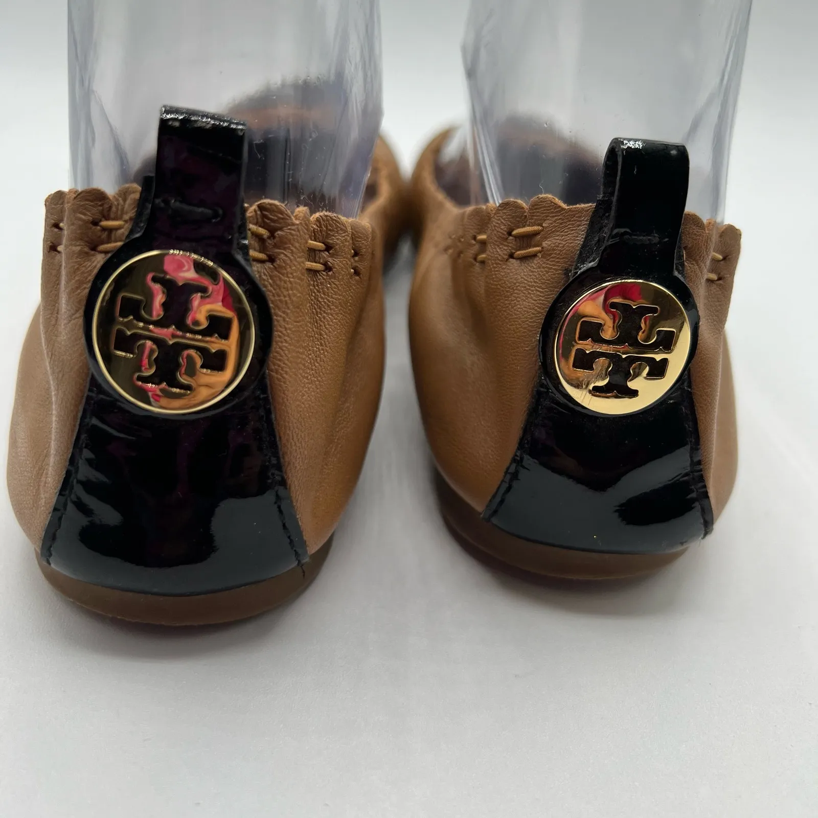 Tory Burch Melinda Ballet Flats Shoes Gold Leather Black Patent Cap Toe Size 6 - Image 3