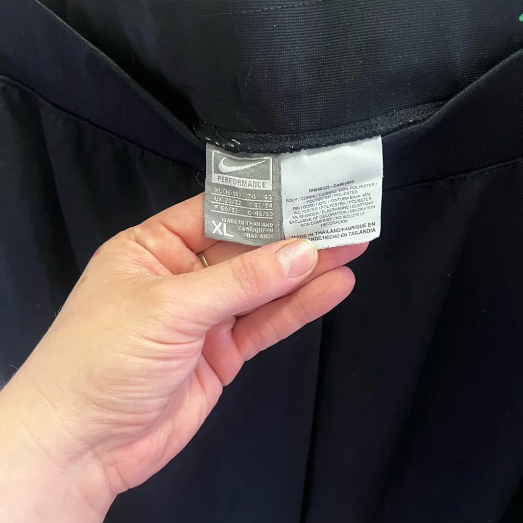 Nike XL black elastic bicycle shorts - Image 3