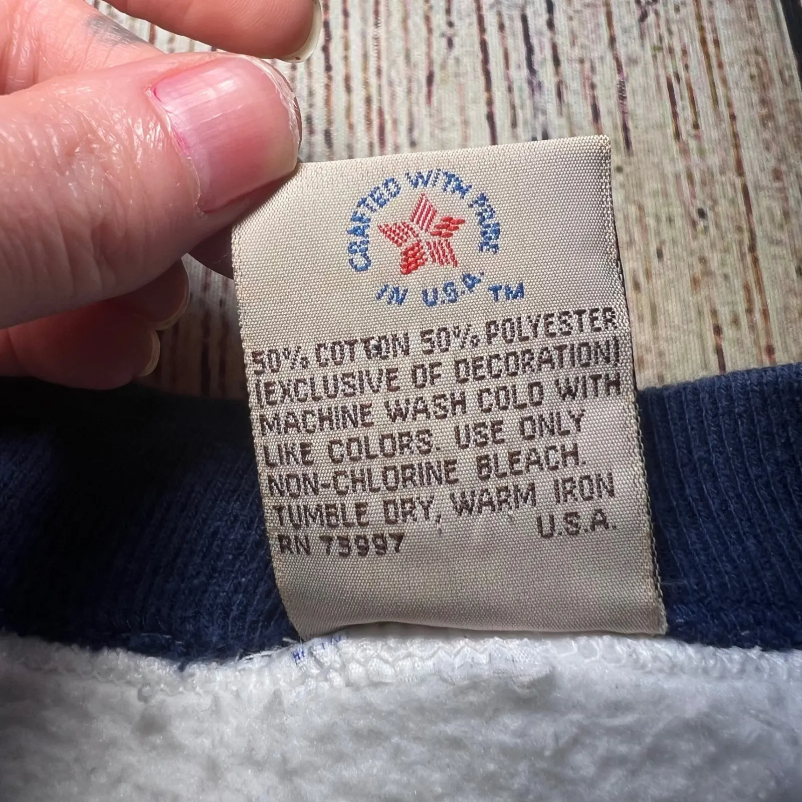 VTG 90s Folk Art Applique
Sweatshirt XL Embroidered Snowman Made‎ USA Christmas White - Image 9