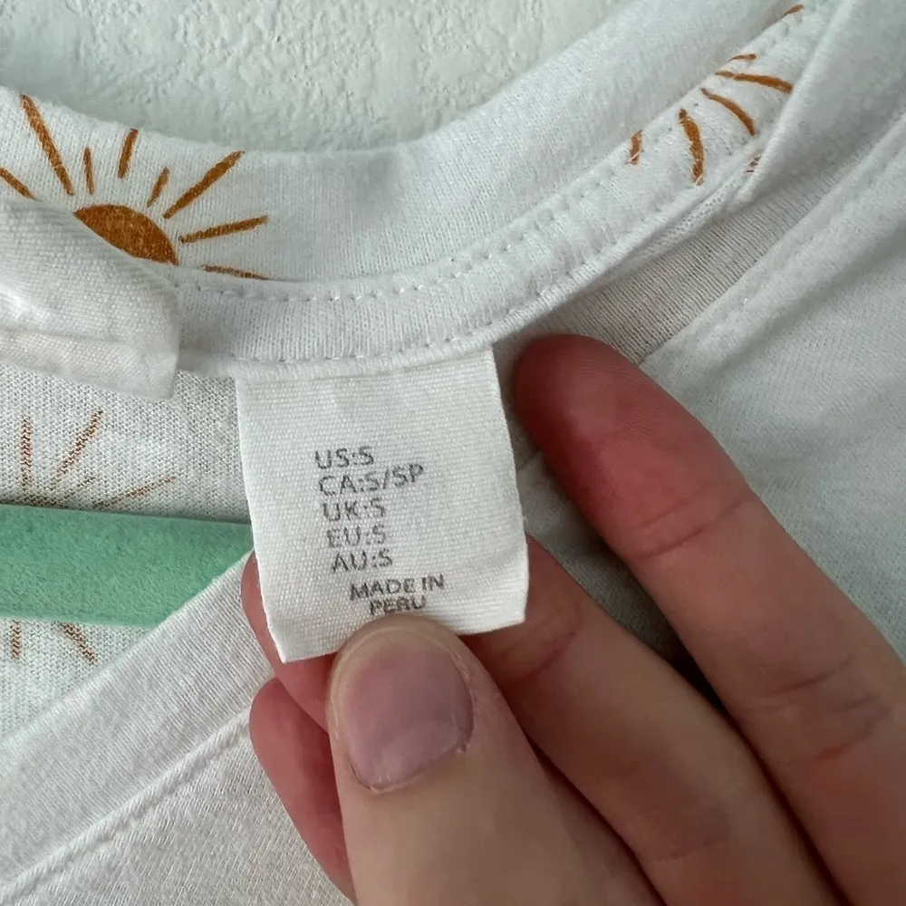 C&C California White and Sun T Shirt Size Small - Image 3