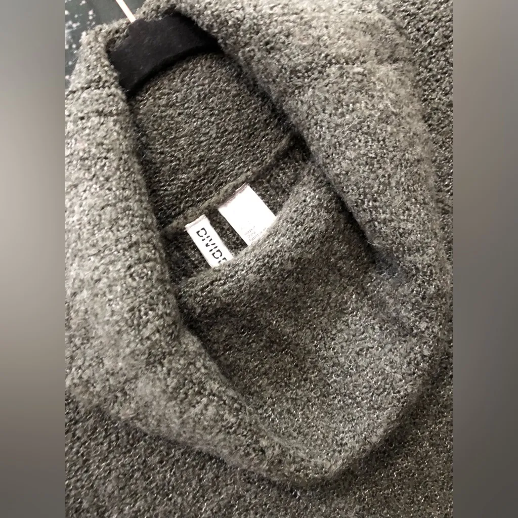H&M Sweater - Image 3
