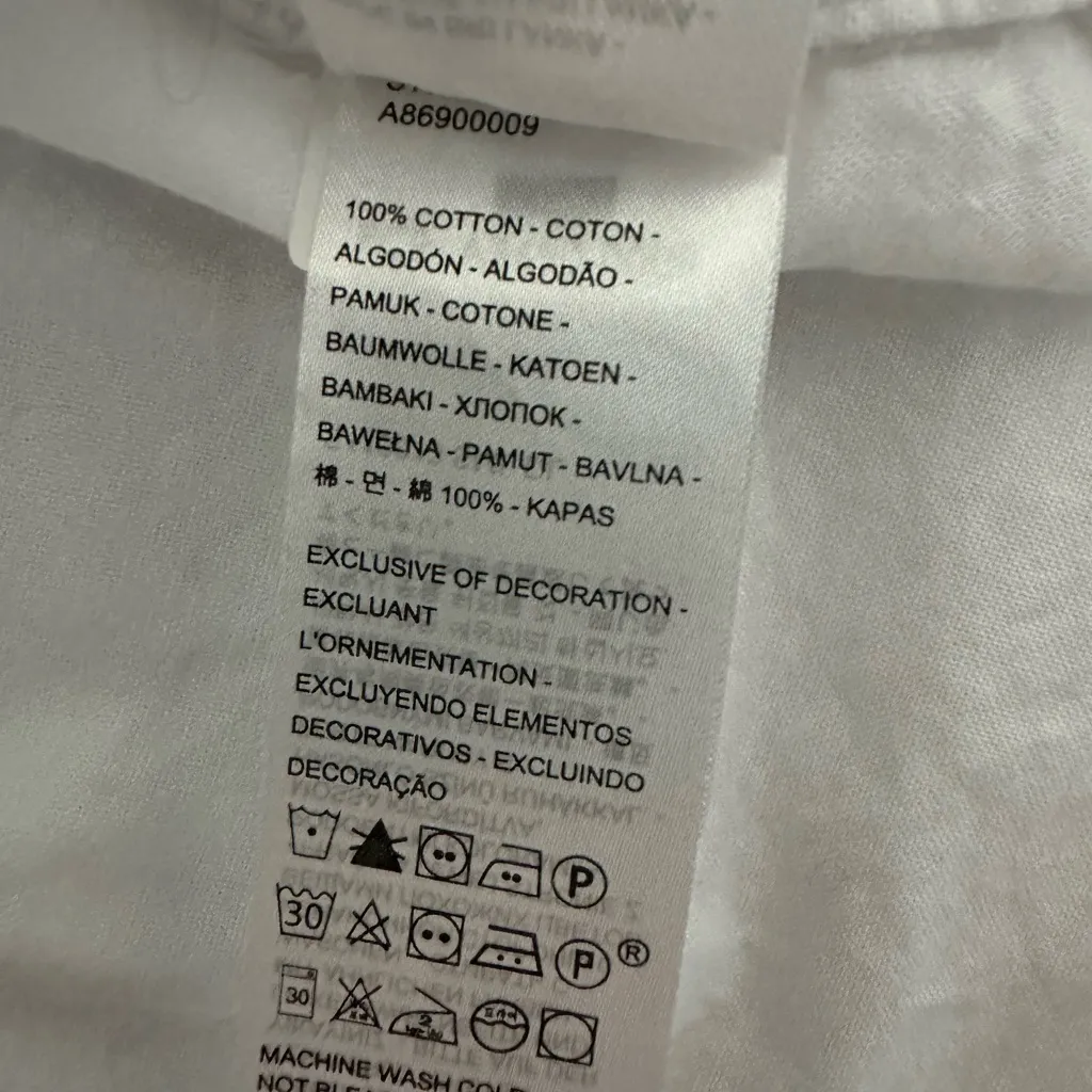 Levi’s Cropped Jody White Button Up Lucky Horseshoe Collared Shirt - Image 10