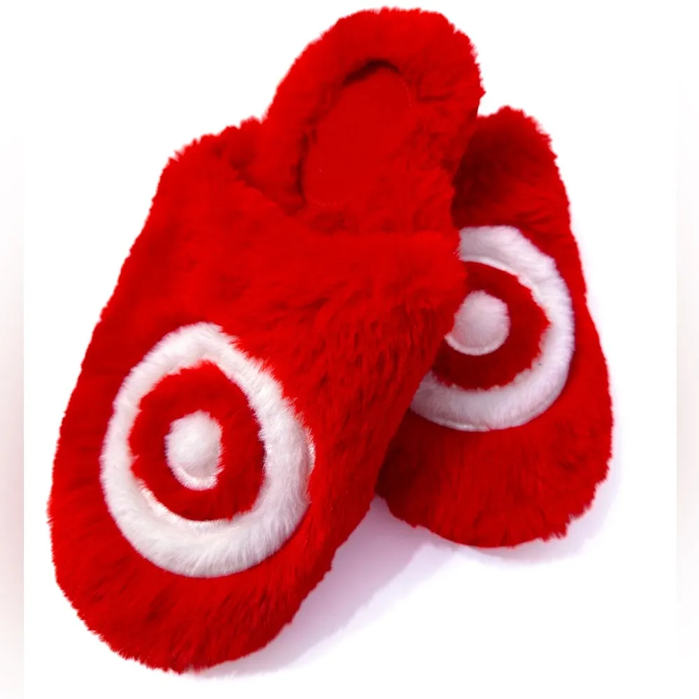 NWT Target Bullseye Red Plush Fuzzy Slippers Size M W7-8 M5-6 - Great Gift Idea - Image 2