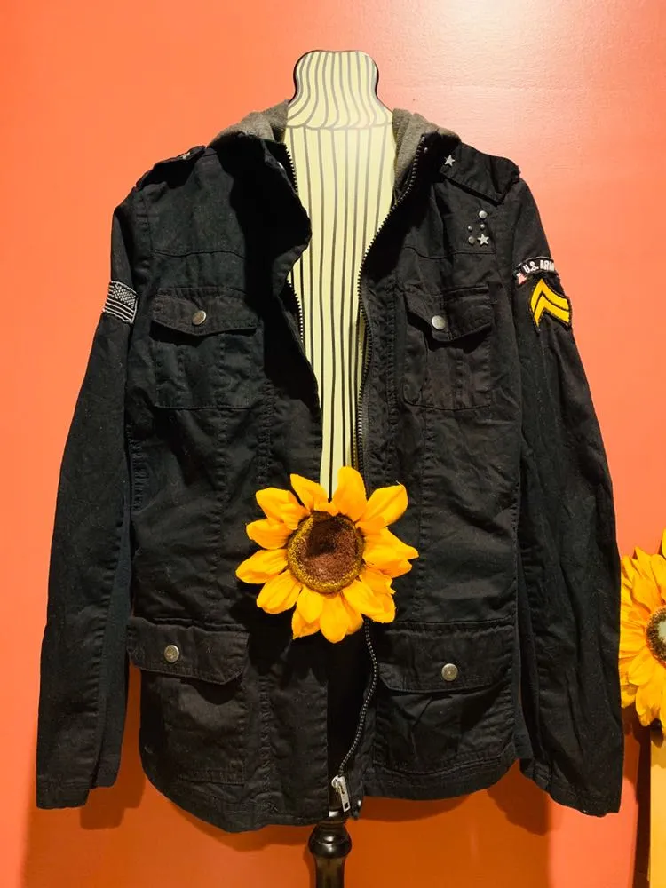 Army Surplus Jacket🖤 - Image 4